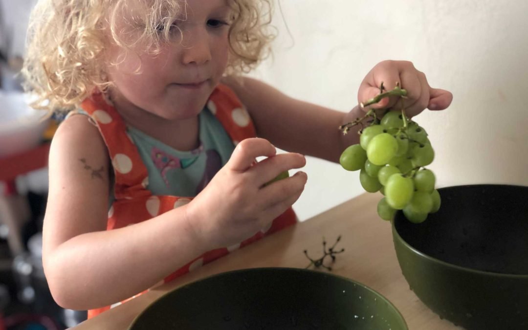 The way children are educated influences the risk of childhood obesity